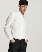A classic from the brand of British cool, the Henry sportshirt lends iconic, timeless style.