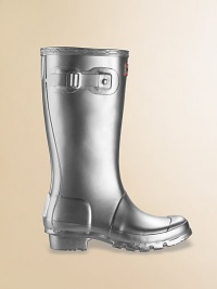 The classic Hunter style is now for youngsters and made with their safety in mind. Reflective safety patches on the back of the boots Reflective front labels Natural rubber construction and sole Quick dry knitted nylon lining Multi-layer cushioned sponge insole Imported The classic Hunter style is now for youngsters and made with their safety in mind. Reflective safety patches on the back of the boots Reflective front labels Natural rubber construction and sole Quick dry knitted nylon lining Multi-layer cushioned sponge insole Imported