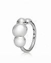 Bubbly and beautiful, this sterling silver ring from PANDORA enhances your stable of styles.