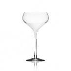 Created as a tribute to the 2010 Swedish Royal Wedding of Crown Princess Victori, Orrefors' Divine collection features crystal clear glasses accented with a frosted ice decoration to capture different aspects of light. Designed by Erika Lagerbielke, it is sparkling and elegant.