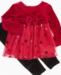 She'll look lovely and festive is this 2 piece set by Blueberi Boulevard. She'll look lovely and festive is this 2 piece set by Blueberi Boulevard.