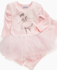 She'll do a little dance when she sees this tutu dress and leggings set from Blueberi Boulevard – when she puts it on she'll love how cute and comfy it is.