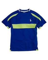 Rendered in ultra-breathable soft-touch mesh, this tee features a bold, color-blocked pattern for an athletic look. Rendered in ultra-breathable soft-touch mesh, this tee features a bold, color-blocked pattern for an athletic look.
