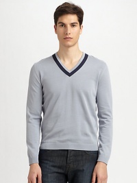 Sharp, contrast collar trim accents this smooth, fine-knit cotton pullover.V-neckRibbed cuffs and hemCottonMachine washImported