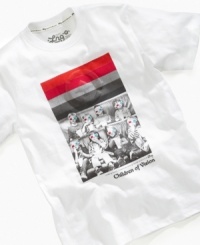 Cool and crisp. He'll set his sights on this vivid t-shirt from LRG, perfect style for sunny summer days. Cool and crisp. He'll set his sights on this vivid t-shirt from LRG, perfect style for sunny summer days.
