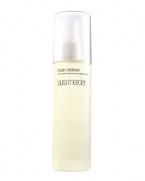 Laura Mercier's Brush Cleanser is perfectly balanced to ensure dirt and debris are removed without drying natural or synthetic fibers - does not leave residue. Contains ingredients proven to help kill unwanted bacteria.