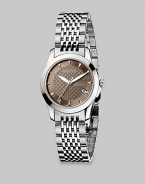 From the G-Timeless Collection. A beautiful design with a brown diamond pattern dial and a stainless steel link bracelet. Swiss quartz movementWater resistant to 5 ATMRound stainless steel case, 27mm (1) Smooth bezelBrown diamond pattern dial with markersDate display at 4 o'clockSecond hand Stainless steel link braceletMade in Switzerland 