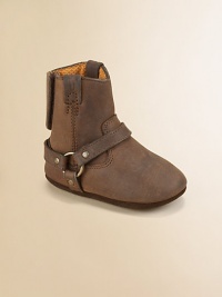 A comfy, cold-weather classic for your little one with a refined finish in rich leather.Ankle harness with o-ring detailPull-on styleLeather upperLeather liningLeather solePadded insoleImported A comfy, cold-weather classic for your little one with a refined finish in rich leather.Ankle harness with o-ring detailPull-on styleLeather upperLeather liningLeather solePadded insoleImported