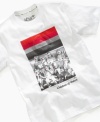 Cool and crisp. He'll set his sights on this vivid t-shirt from LRG, perfect style for sunny summer days.
