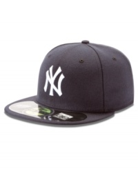 To the ballgame and beyond, sport this New Era baseball cap anywhere. A fitted 59FIFTY New York Yankees hat is the perfect way to show team spirit. To the ballgame and beyond, sport this New Era baseball cap anywhere. A fitted 59FIFTY New York Yankees hat is the perfect way to show team spirit.