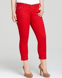 Set your summer style afire with these blazing James Jeans Plus boyfriend jeans, finished with an on-trend cropped silhouette for modern panache. Set your summer style afire with these blazing James Jeans Plus boyfriend jeans, finished with an on-trend cropped silhouette for modern panache.