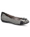 Hello houndstooth! The Palina flats by Sofft shoes are super cute with a shiny metal accent on the vamp and comfy flexible sole.