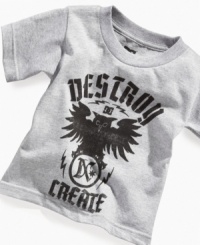 Skate and destroy. He can tear down tired style with the fresh style on this Nite Owl t-shirt from DC Shoes. Skate and destroy. He can tear down tired style with the fresh style on this Nite Owl t-shirt from DC Shoes.