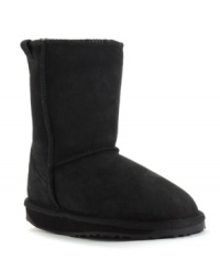 EMU's Stinger Lo sheepskin boots feature a round-toe silhouette and 100% sheepskin inner lining. In short, they're the perfect combination of comfort and coziness! EMU's Stinger Lo sheepskin boots feature a round-toe silhouette and 100% sheepskin inner lining. In short, they're the perfect combination of comfort and coziness!