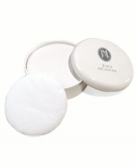Utterly romantic and feminine, the Jessica McClintock fragrance is a delicate white floral blend of bergamot, ylang-ylang, rose, white jasmine and lily of the valley. Utterly romantic and feminine, the Jessica McClintock fragrance is a delicate white floral blend of bergamot, ylang-ylang, rose, white jasmine and lily of the valley.