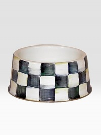 A charming enamel dish features a heavy-gauge steel underbody that's strong enough to withstand the mealtime antics of the hungriest hounds, and hand-painted checks are fashionable enough for your most finicky felines. Bronzed stainless steel rim 16-ounce capacity 3H X 6½ diam. Hand wash Imported