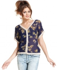 Two looks in one! Sporting open-knit design on one side and floral-print chiffon on the other, Jessica Simpson's reversible sweater is all about the chicest options. Two looks in one! Sporting open-knit design on one side and floral-print chiffon on the other, Jessica Simpson's reversible sweater is all about the chicest options.
