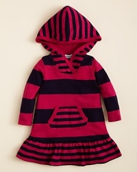 Splendid's hooded dress mixes it up with a cool combination of narrow and wide stripes and a cute kangaroo pocket on the front. Splendid's hooded dress mixes it up with a cool combination of narrow and wide stripes and a cute kangaroo pocket on the front.