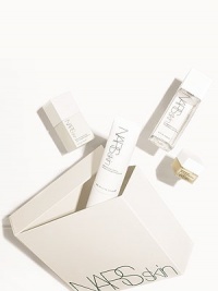 State-of-the-art regimen to cleanse, referesh, and hydrate the skin. 