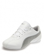 Sporty with a touch of glam, the Talulla sneakers combine PUMA's signature low profile with an embellished, glittery logo stripe along the sides.