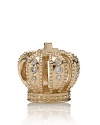 This 14K gold crown charm is dotted with sparkling white diamonds for a truly palatial PANDORA bracelet.