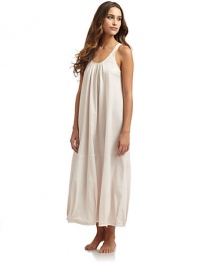 THE LOOKPleated scoopneckSleevelessA-line silhouetteTiered, banded hem with pleatsTHE FITAbout 33 from shoulder to hemTHE MATERIALPolyesterCARE & ORIGINMachine washImported THE LOOKPleated scoopneckSleevelessA-line silhouetteTiered, banded hem with pleatsTHE FITAbout 33 from shoulder to hemTHE MATERIALPolyesterCARE & ORIGINMachine washImported