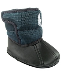 A handsome all-weather boot with a quilted waterproof upper, embroidered horse logo, topstitch details and side Velcro® closure. A handsome all-weather boot with a quilted waterproof upper, embroidered horse logo, topstitch details and side Velcro® closure.