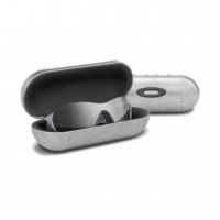 Oakley Large Metal Vault Oakley Large Metal Vault