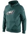 Shout out to your favorite NFL football team with this comfortable Philadelphia Eagles hoodie from Nike.