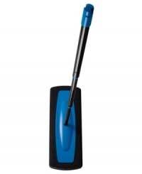 With a bi-directional feature, this snow brush from the Sharper Image works great whether cleaning off light or heavy snow. With a bi-directional feature, this snow brush from the Sharper Image works great whether cleaning off light or heavy snow.