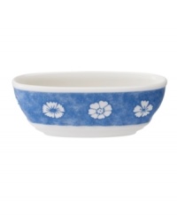 Vintage charm meets modern durability in the Farmhouse Touch amuse bouche bowl, featuring fresh white blooms on cornflower-blue porcelain from Villeroy & Boch. Vintage charm meets modern durability in the Farmhouse Touch amuse bouche bowl, featuring fresh white blooms on cornflower-blue porcelain from Villeroy & Boch.