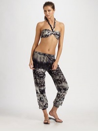An easy-going floral print meets the ultimate chic silhouette. Drawstring waistbandPolyamideDry cleanMade in Italy An easy-going floral print meets the ultimate chic silhouette. Drawstring waistbandPolyamideDry cleanMade in Italy