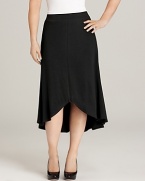 Add drama to your daily ensemble with this Karen Kane maxi that flaunts a diaphanous silhouette cast in a rich hue.