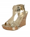 A modern mash-up of natural beauty and metallic allure, the Priela2 wedges from GUESS bring together a cork platform and a unique, strappy vamp featuring a metallic shine.