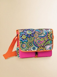 Let her show off her artistic side with a soon-to-be fashionable bag that's big enough for school books and binders and ready to be colored. Includes 6 markers and a cool pouch to color Suitable for ages 7 and up 14W X 11H X 4D Imported Let her show off her artistic side with a soon-to-be fashionable bag that's big enough for school books and binders and ready to be colored. Includes 6 markers and a cool pouch to color Suitable for ages 7 and up 14W X 11H X 4D Imported