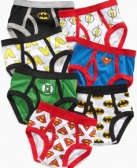 This set of Justice League brief underwear comes with seven pairs, one for each day of the week! This set of Justice League brief underwear comes with seven pairs, one for each day of the week!
