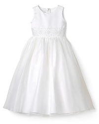A gorgeous sleeveless dress with a beaded empire waist and full organza skirt. A gorgeous sleeveless dress with a beaded empire waist and full organza skirt.