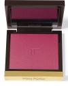 Symmetrical, sculpted cheekbones are vital to creating the Tom Ford look. This sumptuous powder blush delivers layers of possibility, from a sexy glow to a more dramatic, color-rich look. Formulated with spherical pearls and rich emollients, it glides onto skin with the comfort of a cream, achieving outstanding luminosity and a velvety transparency.