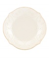 With fanciful beading and a feminine edge, this Lenox French Perle tidbit plates are a great addition to your white dinnerware and have an irresistibly old-fashioned sensibility. Hard-wearing stoneware is dishwasher safe and, in a soft white hue with antiqued trim, a graceful addition to any meal.