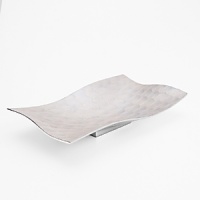 Bring the beauty of the beach to your table with the Simply Designz Ivory Collection. Handcrafted with a delicate scalloped ivory design, this elegant serving tray is equally suited to casual and formal dining. Bring the beauty of the beach to your table with the Simply Designz Ivory Collection. Handcrafted with a delicate scalloped ivory design, this elegant serving tray is equally suited to casual and formal dining.