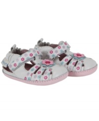Flower power! Her toes will look as sweet as the rest of her in these darling Robeez shoes designed for comfort and muscle development. Flower power! Her toes will look as sweet as the rest of her in these darling Robeez shoes designed for comfort and muscle development.