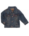Treat your little man to a taste of timeless cool with this classic denim jacket from Levi's.