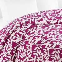 Bring vibrant style into your bedroom. A crisp pattern of white climbing vines adorns a juicy magenta field on this DIANE von FURSTENBERG king duvet cover. Bring vibrant style into your bedroom. A crisp pattern of white climbing vines adorns a juicy magenta field on this DIANE von FURSTENBERG king duvet cover.