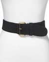 Cinch every look in simple style with this nylon belt from Lauren Ralph Lauren, boasting a casual look and easy-to-wear width.