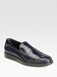 A classic style for the polished professional, crafted in lightweight, lustrous leather and combined with a comfortable rubber sole to ensure long-lasting support.Leather upperLeather liningPadded insoleRubber soleMade in Italy A classic style for the polished professional, crafted in lightweight, lustrous leather and combined with a comfortable rubber sole to ensure long-lasting support.Leather upperLeather liningPadded insoleRubber soleMade in Italy