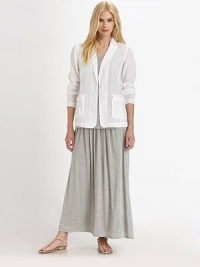 Lightweight and perfectly tailored, this linen jacket features a classic notched collar and convenient button front.Notched collarLong sleevesButton frontPatch pocketsAbout 28 from shoulder to hemLinenMachine washImported Model shown is 5'10 (177cm) wearing US size Small. Lightweight and perfectly tailored, this linen jacket features a classic notched collar and convenient button front.Notched collarLong sleevesButton frontPatch pocketsAbout 28 from shoulder to hemLinenMachine washImported Model shown is 5'10 (177cm) wearing US size Small.
