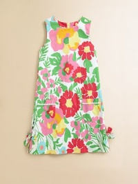 Blooming with vivid flowers and bows, this cheery, warm-weather ready shift is perfect for afternoon tea or a walk through a rose garden.JewelneckSleevelessBack zipperFront patch pocketsSide-vented hemFully linedCottonMachine washImported Blooming with vivid flowers and bows, this cheery, warm-weather ready shift is perfect for afternoon tea or a walk through a rose garden.JewelneckSleevelessBack zipperFront patch pocketsSide-vented hemFully linedCottonMachine washImported