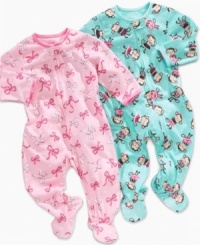 Keep her firmly on her planted with this Little Me graphic footed coverall featuring traction dots on the bottoms of the feet to help prevent sliding. Keep her firmly on her planted with this Little Me graphic footed coverall featuring traction dots on the bottoms of the feet to help prevent sliding.