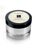 This enchanting essence, inspired by a sun-drenched morning in an English country garden, perfectly captures the scent of jasmine, lily, orange flower and rose on the morning breeze. An unexpected twist of soft and sensual wild mint stimulates the senses and teases the palette in this elegant and eccentric fragrance. An exquisite combination of texture and scent, White Jasmine & Mint Body Crème is the utmost indulgence. It keeps skin soft and pampered every day.