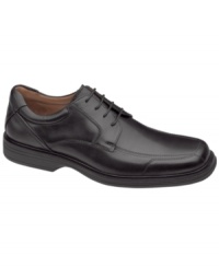 Put the finishing touches on any dressed-up combo and lace up in these moc toe oxford men's dress shoes from Johnston & Murphy. Put the finishing touches on any dressed-up combo and lace up in these moc toe oxford men's dress shoes from Johnston & Murphy.